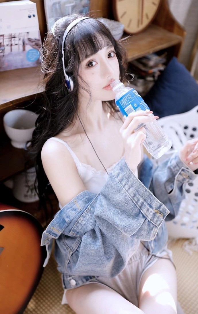 名侦探柯南：黑铁的鱼影 封面
